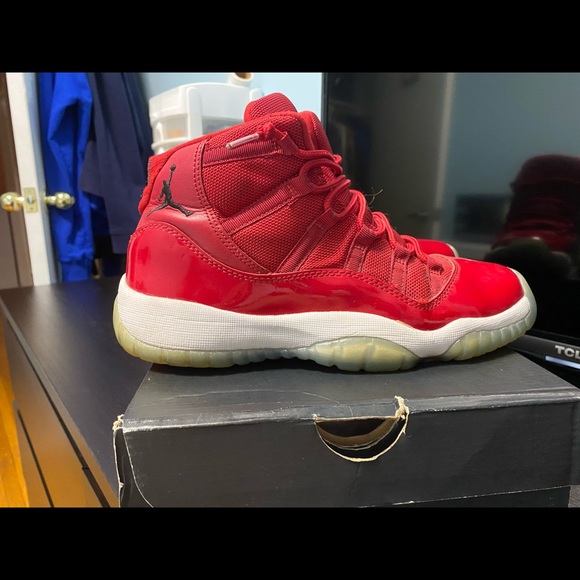 Air Jordan 11 Retro Win Like 96 (GS Size) - Picture 4 of 5